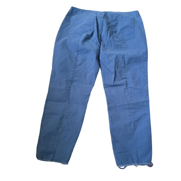 Old Navy Capri Pant| 16 - Picture 4 of 4